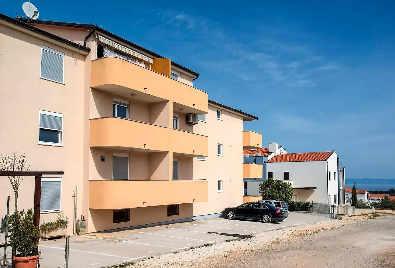 Helle Ferienwohnung 400 Meter Zum Strand Liznjan Croatia