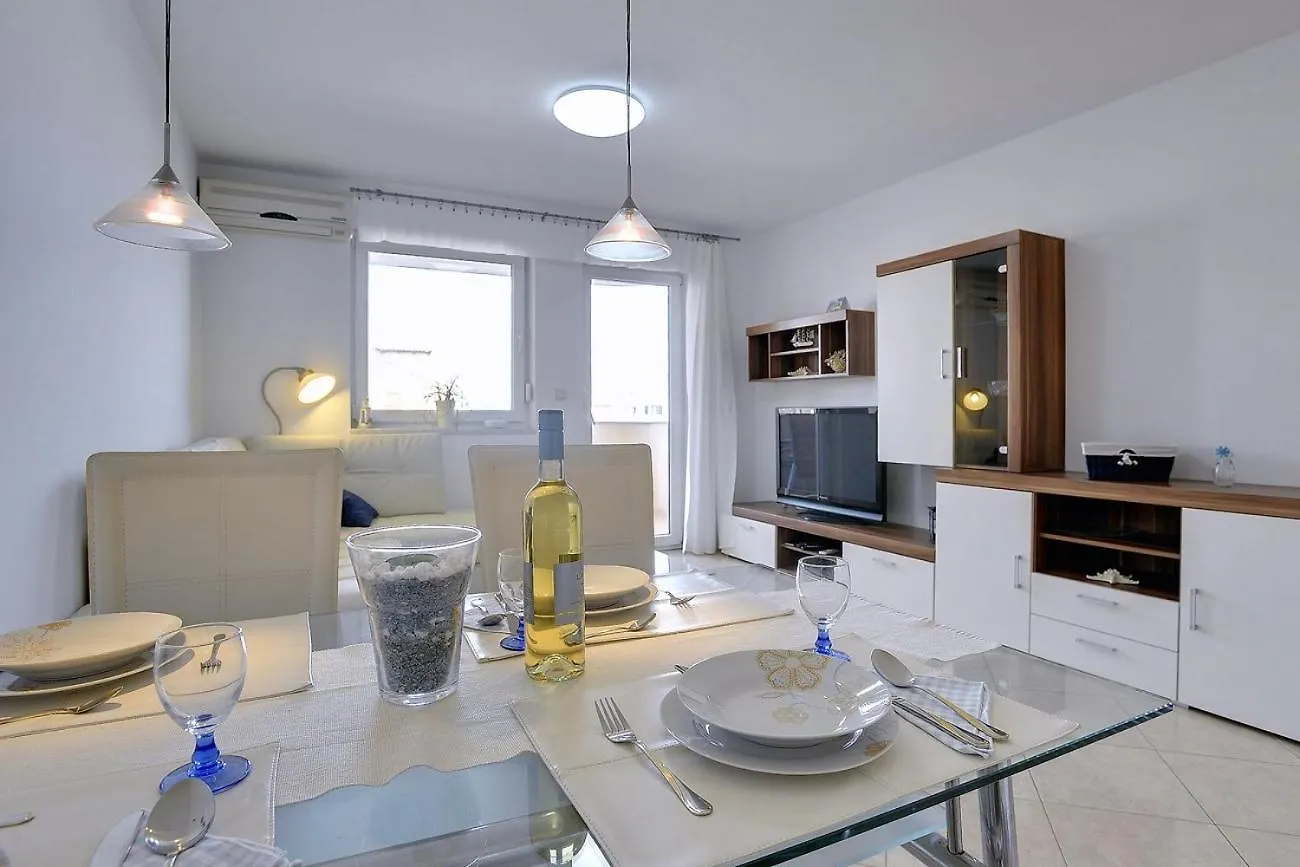 Helle Ferienwohnung 400 Meter Zum Strand Liznjan 0*,